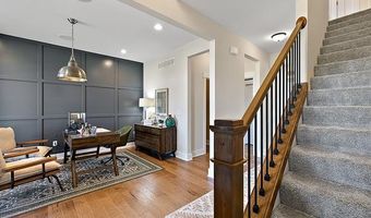 6167 N Trailwoods Dr, Ann Arbor, MI 48103