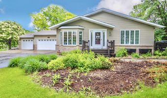 1977 Country Ln, Aberdeen, SD 57401