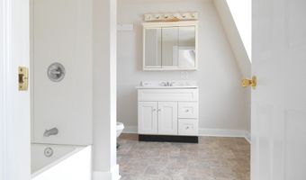 23 Trafalgar Sq 23, Barre, MA 01005