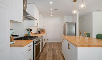 5677 Slicers Cir, Agoura Hills, CA 91301