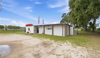 404 EAKER St, Auburndale, FL 33823