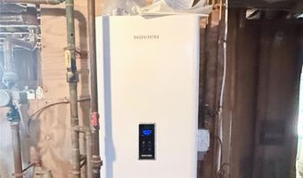 27 Cliffdale Ave, Cranston, RI 02905