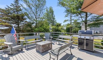 14 Davisville Ln, Narragansett, RI 02882