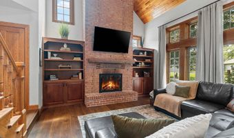 3901 N MILLWOOD Dr, Appleton, WI 54913