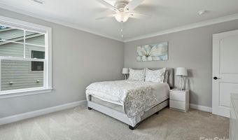 822 River Oaks Ln, Charlotte, NC 28226