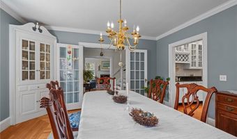 60 Ayrault St, Newport, RI 02840