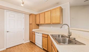 5726 N Genoa Way 301, Aurora, CO 80019