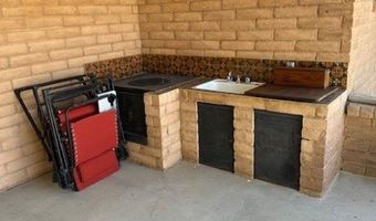 502 Farris St, Carlsbad, NM 88220