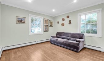 9 Jubilee Cir, Aberdeen, NJ 07747