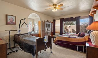 650 Barnett Dr, Bosque Farms, NM 87068