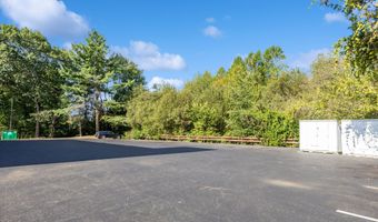 1271 S Broad St, Wallingford, CT 06492