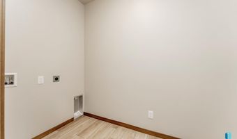 2404 E Brek St, Brandon, SD 57005