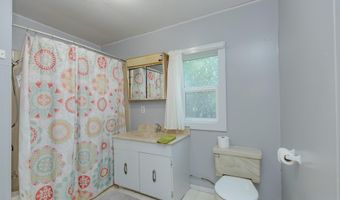 83 Rohr St, Arnolds Park, IA 51331