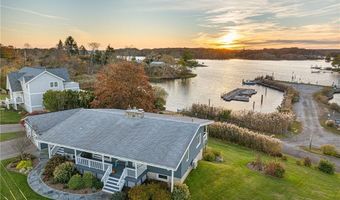 1 Delray Dr, Narragansett, RI 02882