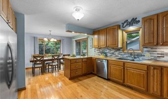 135 Knollwood St W, Annandale, MN 55302