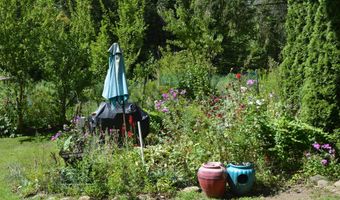 258 Wells Rd, Becket, MA 01223