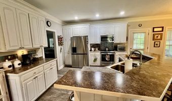 24 Robert Day Rd, Adel, GA 31620