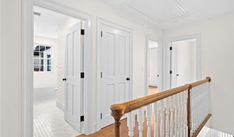 75 Bridge St, Newport, RI 02840