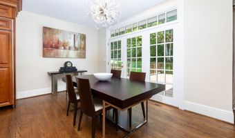 35 Foothills Dr, Avon, CT 06001