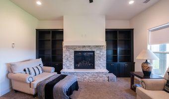 4635 Pleasant Hills Dr, Anderson, CA 96007