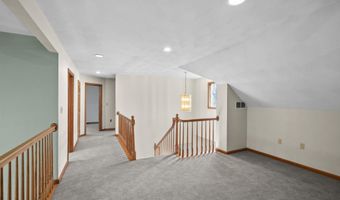 9 Maxwell Dr, Brookline, NH 03033