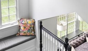 50 Kenyon Ave, East Greenwich, RI 02818