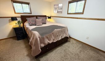 1222 Apollo Ave, Aberdeen, SD 57401