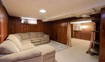 864 Gartner Ct, Beloit, WI 53511