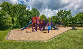 20305 SAVIN HILL Dr, Ashburn, VA 20147