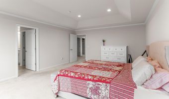 2825 Dillon Dr, Ann Arbor, MI 48105
