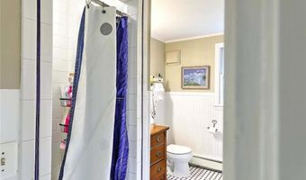 44 Washington Rd, Barrington, RI 02806
