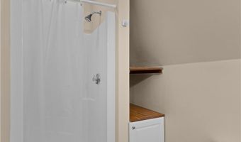 26 Channing St, Newport, RI 02840