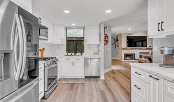 29729 Strawberry Hill Dr, Agoura Hills, CA 91301