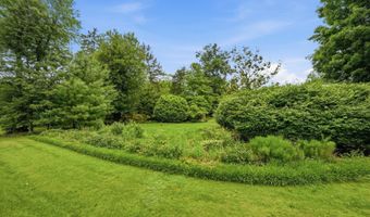 4920 BROOK HILLS Dr, Annandale, VA 22003