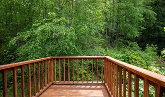 95 Chestnut St APT I, Bethel, CT 06801
