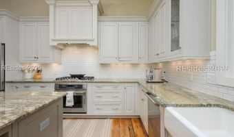 15 Hunting Lodge Rd, Bluffton, SC 29910