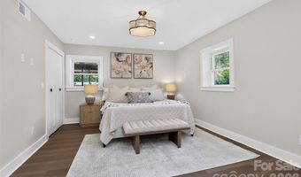 3617 Woodleaf Rd, Charlotte, NC 28205