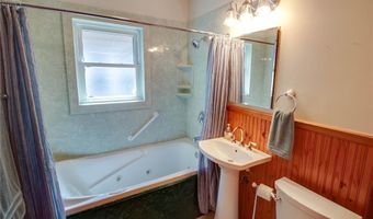301 E 7th St, Alton, IL 62002