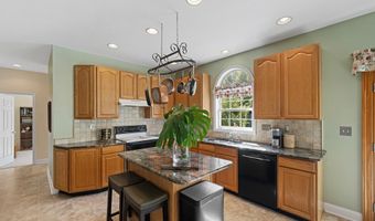 27 WHIRLAWAY Dr, Bear, DE 19701