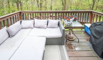 50-52 Knollwood Dr, Bethel, CT 06801
