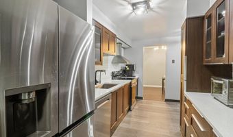 1405 E Central Rd 122C, Arlington Heights, IL 60005