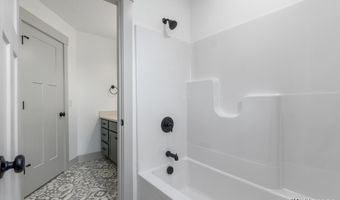 8284 Kettle Oak Dr, Alto, MI 49302