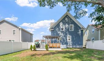 280 Woodbine St, Cranston, RI 02910