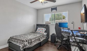 9535 Lakeview Dr, La Mesa, CA 91942