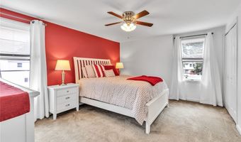 77 Sundridge Dr, Amherst, NY 14228