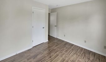 625 Meadows Edge Ln, Indianapolis, IN 46217