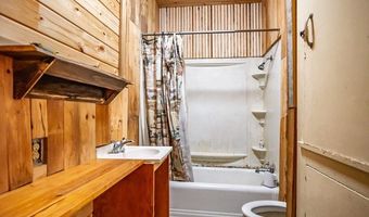 107 Central St, Batesville, MS 38606