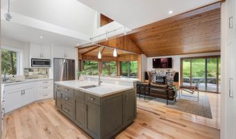 1355 White Oak Dr, Santa Rosa, CA 95409