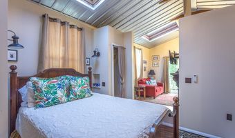 19 Leslie St, Apalachicola, FL 32320