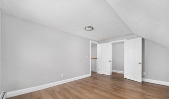 35 Central St, Lincoln, RI 02838